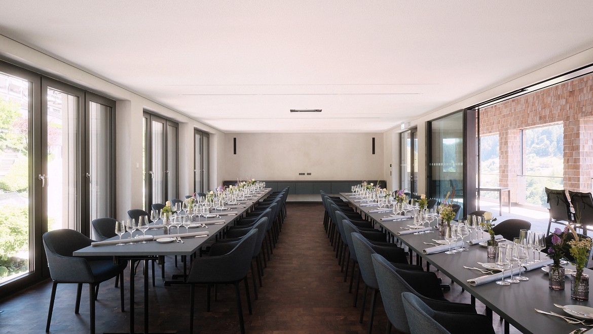 Die Eventlocation im Schwarzwald Quartier mit zwei langen Tischen mit Platz für bis zu 70 Personen.